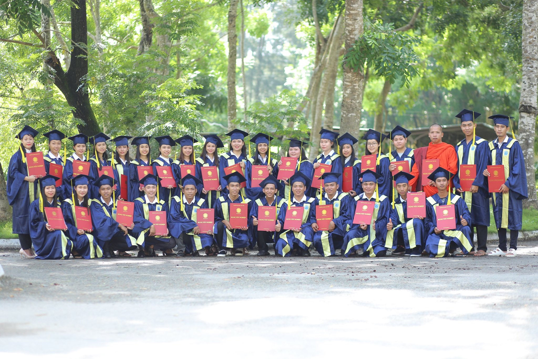 Chúc mừng tân cử nhân - Trường Đại học Trà Vinh